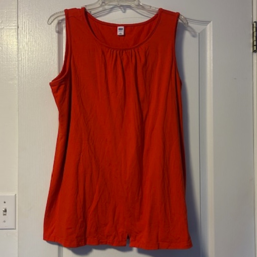 Old Navy Maternity Orange sleeveless nursing shirt -L